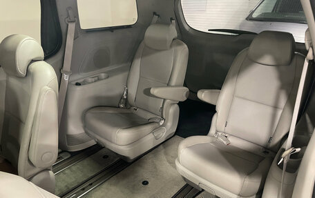 KIA Carnival III, 2018 год, 2 720 000 рублей, 14 фотография