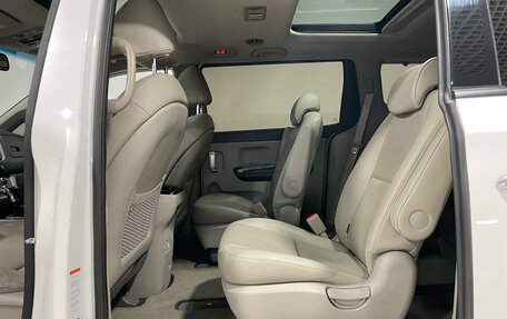 KIA Carnival III, 2018 год, 2 720 000 рублей, 13 фотография