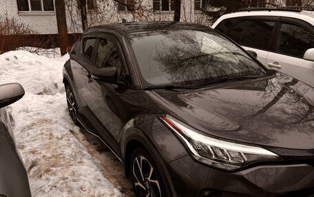 Toyota C-HR I рестайлинг, 2020 год, 2 300 000 рублей, 6 фотография