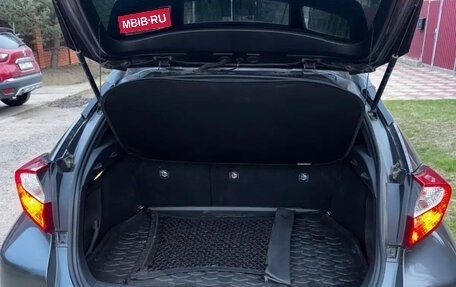 Toyota C-HR I рестайлинг, 2020 год, 2 300 000 рублей, 3 фотография