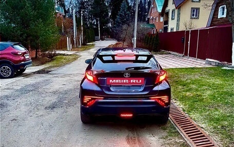 Toyota C-HR I рестайлинг, 2020 год, 2 300 000 рублей, 2 фотография