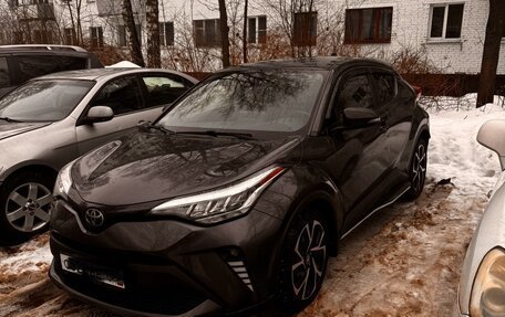 Toyota C-HR I рестайлинг, 2020 год, 2 300 000 рублей, 9 фотография