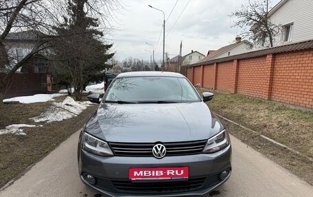 Volkswagen Jetta VI, 2013 год, 990 000 рублей, 1 фотография