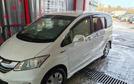 Honda Freed I, 2014 год, 1 299 999 рублей, 1 фотография