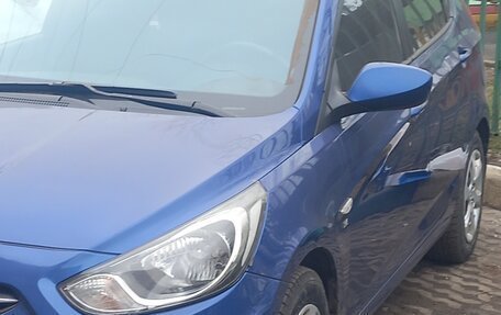 Hyundai Solaris II рестайлинг, 2013 год, 500 000 рублей, 3 фотография