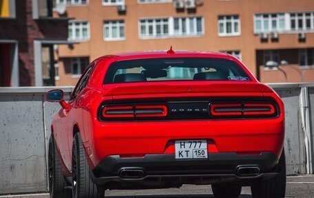Dodge Challenger III рестайлинг 2, 2017 год, 4 200 000 рублей, 4 фотография
