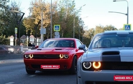 Dodge Challenger III рестайлинг 2, 2017 год, 4 200 000 рублей, 7 фотография