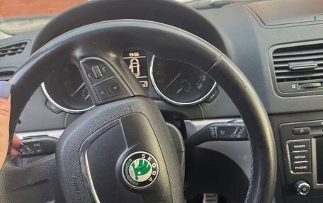 Skoda Yeti I рестайлинг, 2010 год, 700 000 рублей, 4 фотография