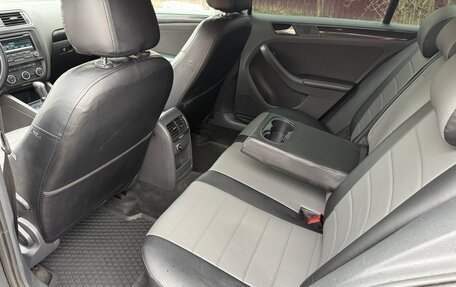 Volkswagen Jetta VI, 2013 год, 990 000 рублей, 10 фотография