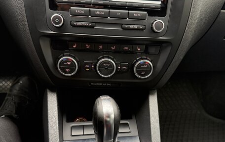 Volkswagen Jetta VI, 2013 год, 990 000 рублей, 14 фотография