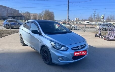 Hyundai Solaris II рестайлинг, 2012 год, 330 000 рублей, 3 фотография