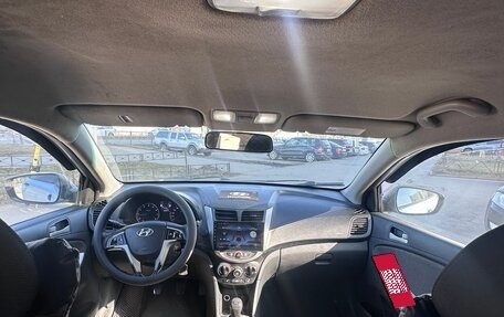 Hyundai Solaris II рестайлинг, 2012 год, 330 000 рублей, 8 фотография