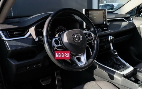 Toyota RAV4, 2021 год, 2 750 000 рублей, 13 фотография