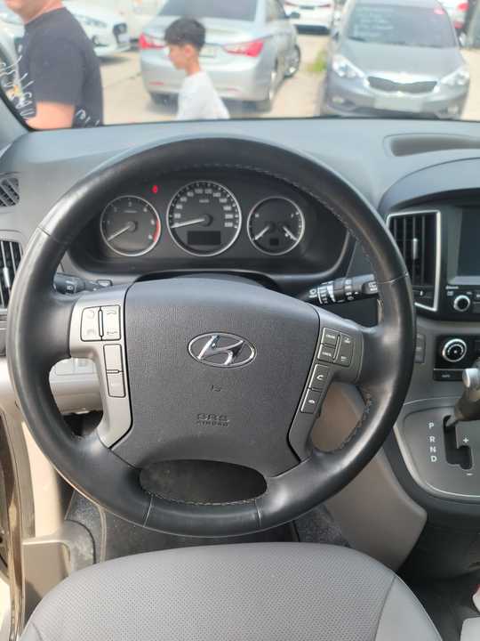 Hyundai Grand Starex Grand Starex I рестайлинг 2, 2018 год, 3 400 000 рублей, 8 фотография