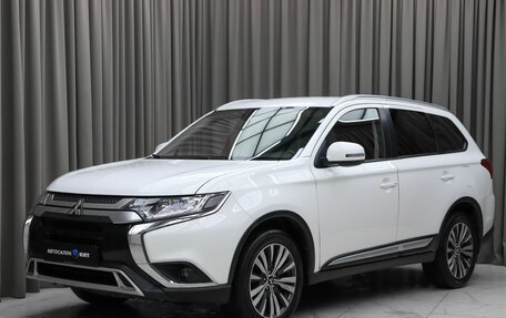 Mitsubishi Outlander III рестайлинг 3, 2018 год, 2 470 000 рублей, 1 фотография