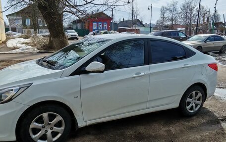 Hyundai Solaris II рестайлинг, 2011 год, 700 000 рублей, 4 фотография