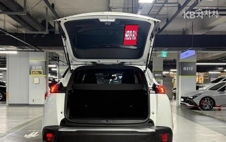 Peugeot 2008 II, 2021 год, 1 730 000 рублей, 7 фотография