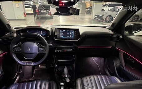 Peugeot 2008 II, 2021 год, 1 730 000 рублей, 10 фотография