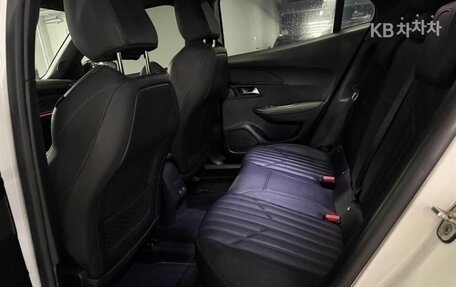 Peugeot 2008 II, 2021 год, 1 730 000 рублей, 16 фотография