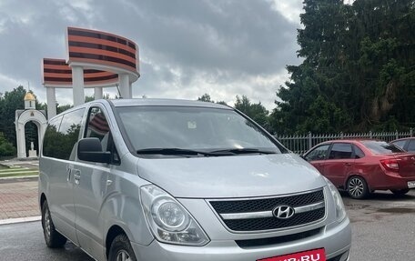 Hyundai H-1 II рестайлинг, 2010 год, 1 450 000 рублей, 4 фотография