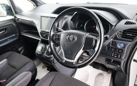 Toyota Voxy III, 2014 год, 2 049 000 рублей, 9 фотография