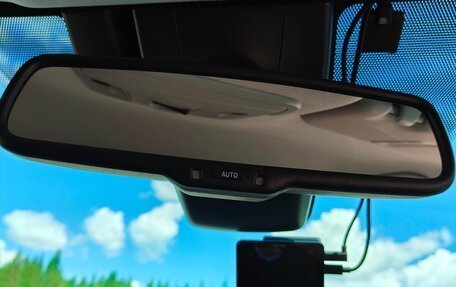 Toyota Prius IV XW50, 2019 год, 1 750 000 рублей, 9 фотография