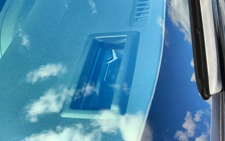 Toyota Prius IV XW50, 2019 год, 1 750 000 рублей, 17 фотография