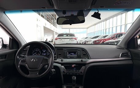 Hyundai Elantra VI рестайлинг, 2017 год, 1 650 000 рублей, 9 фотография