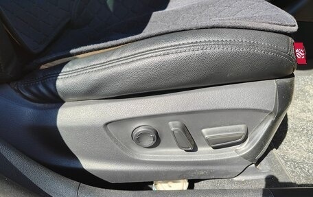 Toyota Prius IV XW50, 2019 год, 1 750 000 рублей, 15 фотография