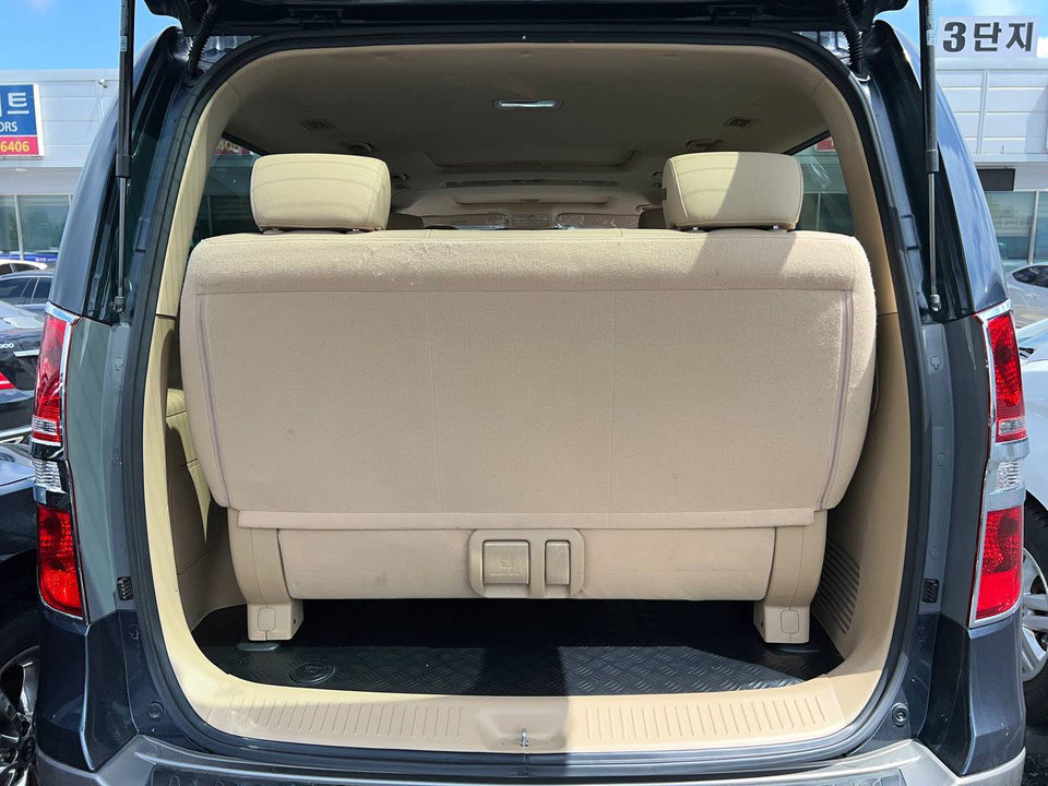 Hyundai Grand Starex Grand Starex I рестайлинг 2, 2018 год, 3 800 000 рублей, 3 фотография