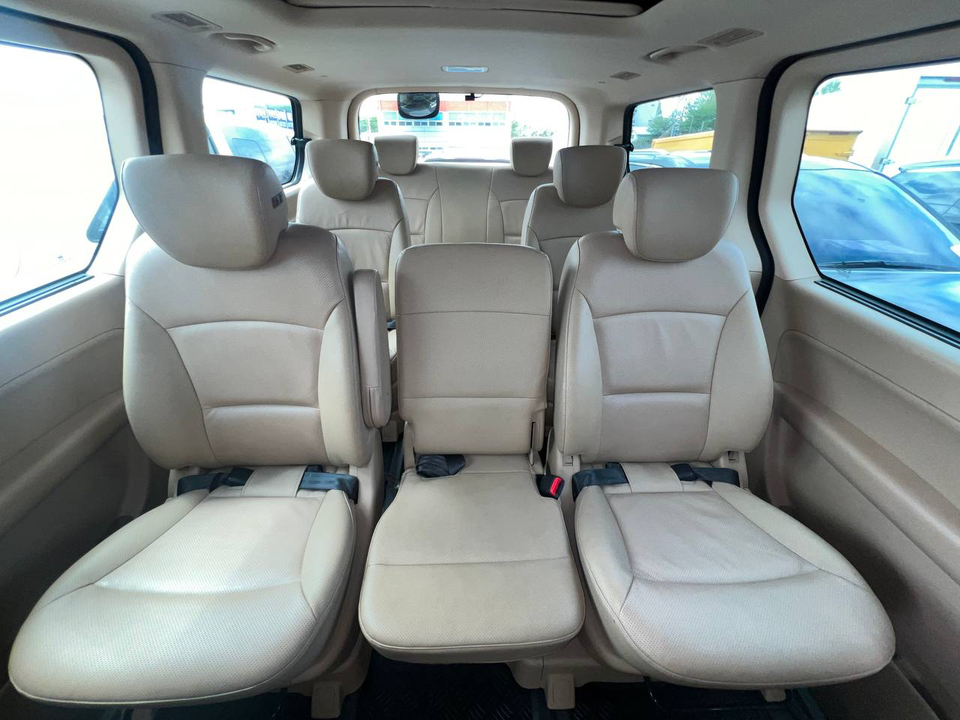 Hyundai Grand Starex Grand Starex I рестайлинг 2, 2018 год, 3 800 000 рублей, 6 фотография