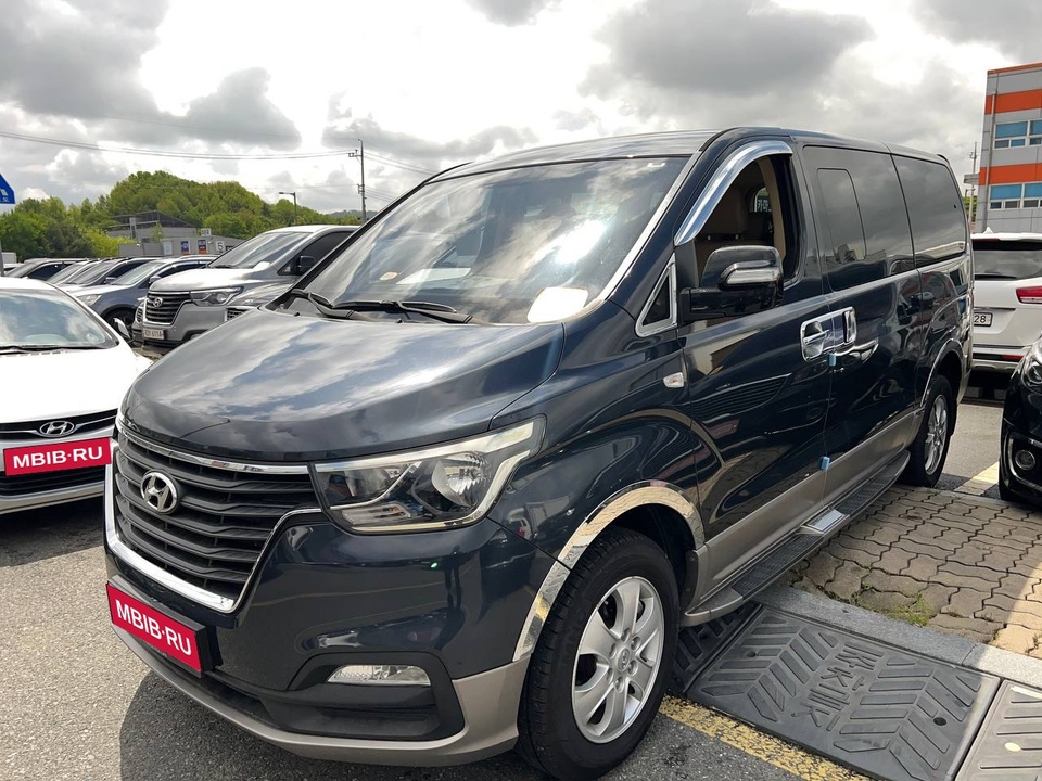 Hyundai Grand Starex Grand Starex I рестайлинг 2, 2018 год, 3 800 000 рублей, 15 фотография