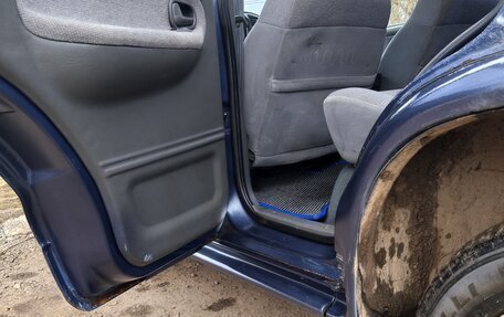 KIA Sportage IV рестайлинг, 2003 год, 200 000 рублей, 9 фотография