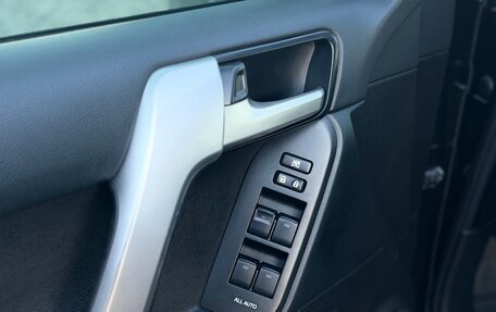 Toyota Land Cruiser Prado 150 рестайлинг 2, 2018 год, 4 590 000 рублей, 18 фотография