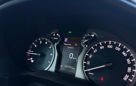 Toyota Land Cruiser Prado 150 рестайлинг 2, 2018 год, 4 590 000 рублей, 32 фотография