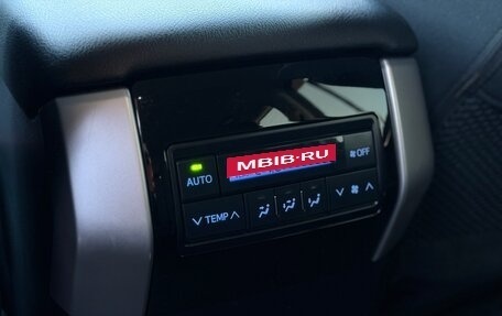 Toyota Land Cruiser Prado 150 рестайлинг 2, 2018 год, 4 590 000 рублей, 33 фотография