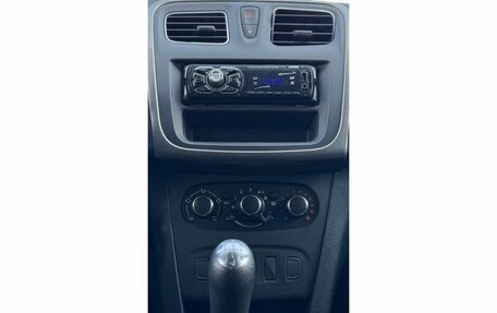 Renault Logan II, 2018 год, 999 000 рублей, 15 фотография