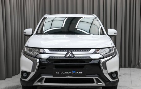 Mitsubishi Outlander III рестайлинг 3, 2018 год, 2 470 000 рублей, 2 фотография