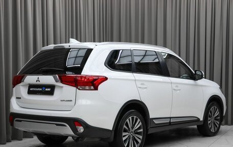Mitsubishi Outlander III рестайлинг 3, 2018 год, 2 470 000 рублей, 4 фотография
