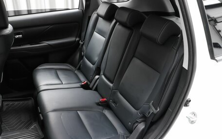 Mitsubishi Outlander III рестайлинг 3, 2018 год, 2 470 000 рублей, 10 фотография