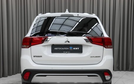 Mitsubishi Outlander III рестайлинг 3, 2018 год, 2 470 000 рублей, 5 фотография