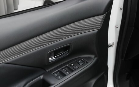 Mitsubishi Outlander III рестайлинг 3, 2018 год, 2 470 000 рублей, 17 фотография