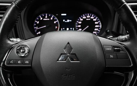 Mitsubishi Outlander III рестайлинг 3, 2018 год, 2 470 000 рублей, 11 фотография