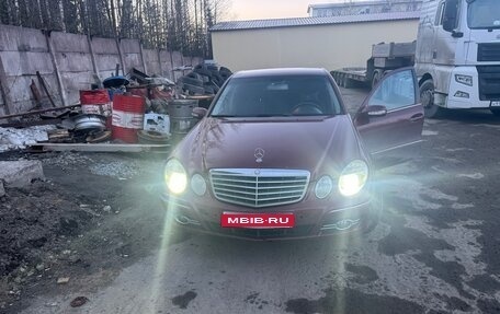 Mercedes-Benz E-Класс, 2004 год, 699 000 рублей, 1 фотография