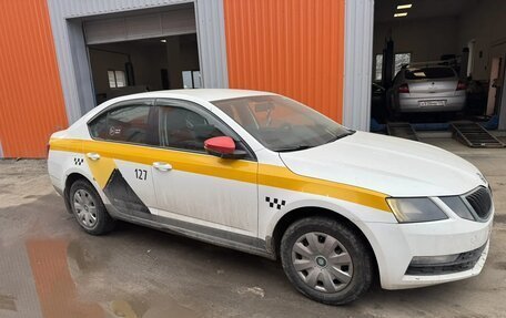 Skoda Octavia, 2018 год, 650 000 рублей, 2 фотография