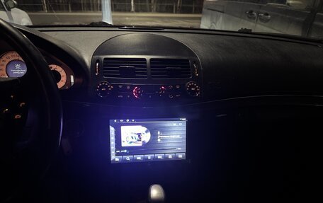 Mercedes-Benz E-Класс, 2004 год, 699 000 рублей, 5 фотография