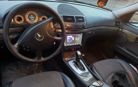 Mercedes-Benz E-Класс, 2004 год, 699 000 рублей, 3 фотография