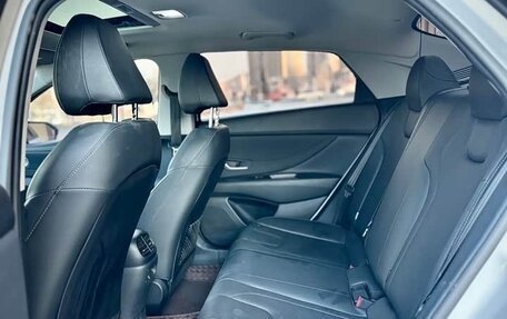 Hyundai Elantra, 2022 год, 1 750 000 рублей, 12 фотография