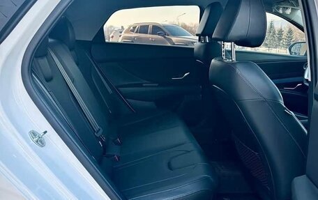 Hyundai Elantra, 2022 год, 1 750 000 рублей, 13 фотография