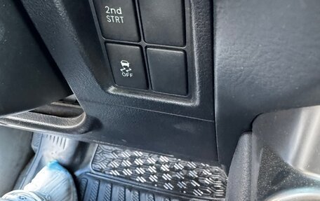 Toyota Land Cruiser Prado 150 рестайлинг 2, 2011 год, 3 200 000 рублей, 12 фотография